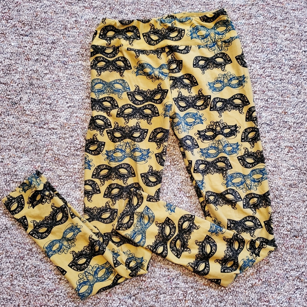 Lularoe leggings.